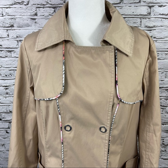 GUESS Rain Coat 🧥 - Picture 7 of 12